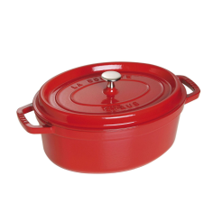 STAUB Bräter oval aus Gusseisen in Kirschrot 31 cm