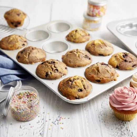 CARTMAN Muffinform-Set – 12 Mulden + 200 Papierförmchen, Antihaftbeschichtet, Aus Karbonstahl