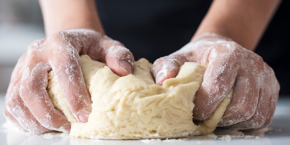 Teig wird geknetet Teig wird geknetet