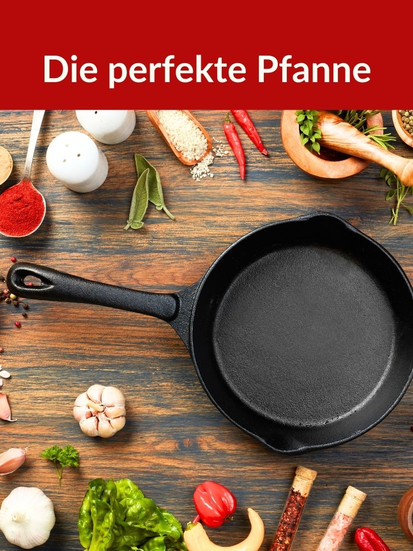 Die perfekte Pfanne mit Zutaten drumherum Die perfekte Pfanne mit Zutaten drumherum