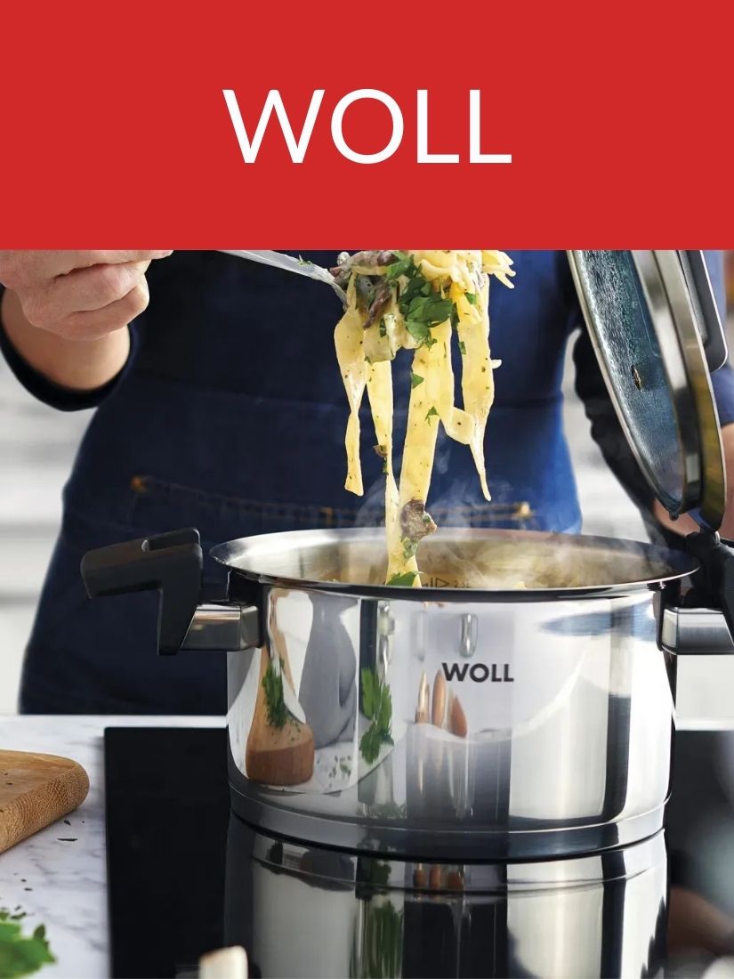 Banner Der Marke Woll Schrift mit rotem Hintergrund und zwei Bildern von einem Topf und einer Pfanne in Anwendung