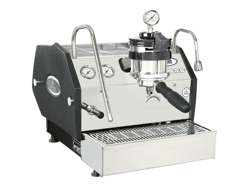 La Marzocco GS/3 MP mit schwarzen Seitenteilen