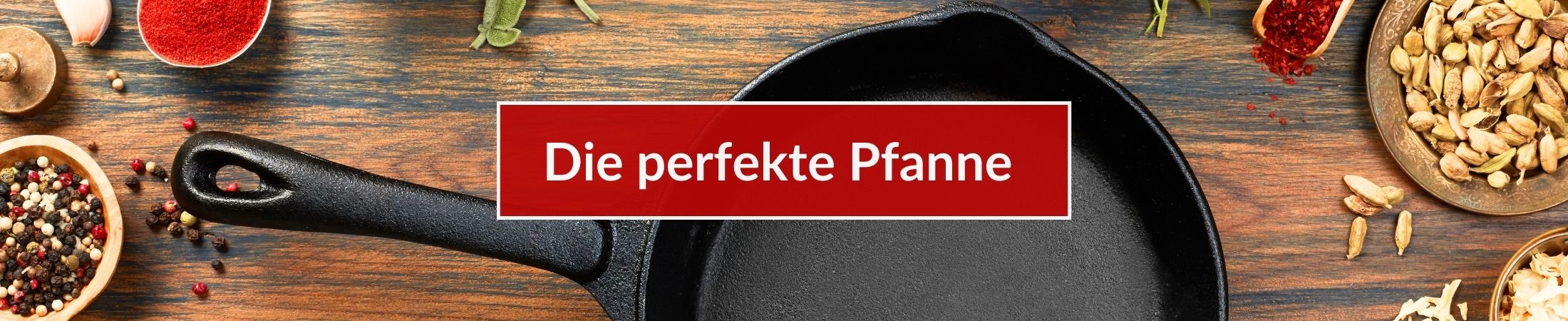 Die perfekte Pfanne mit Zutaten drumherum Die perfekte Pfanne mit Zutaten drumherum